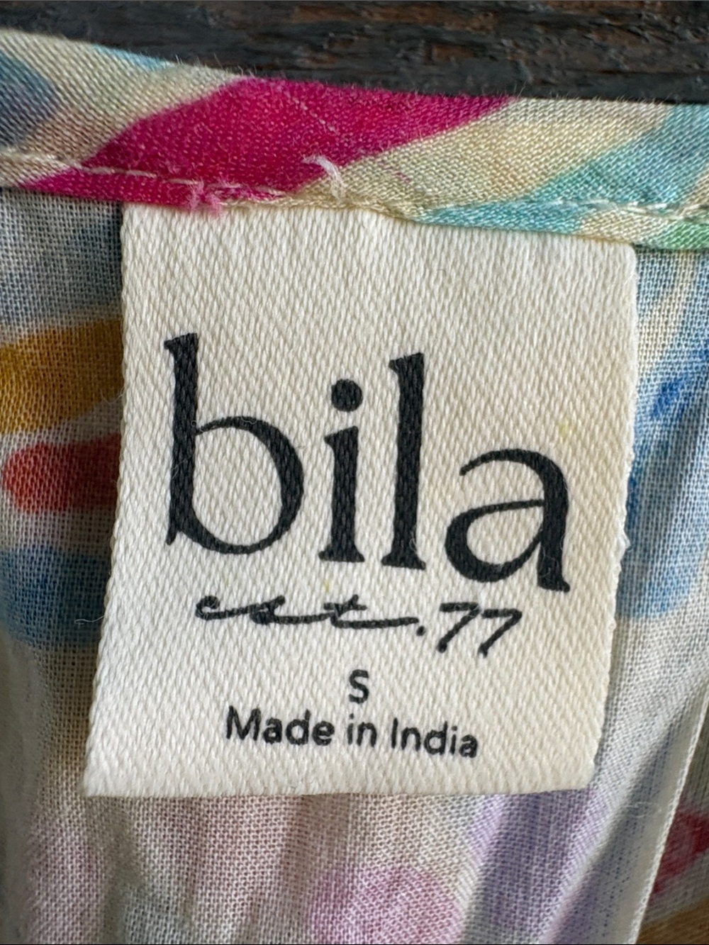 Bila Colorful Painterly Print Button-Front Sleeveless Top - Picture 2 of 5
